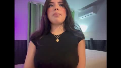 Snapshot of angelinav7 chatting on 5, 4, 2026 Angelina Weiss online show from 5, 4, 2026