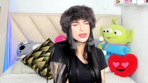 Angeline Smith  online show from 13, 12, 2024