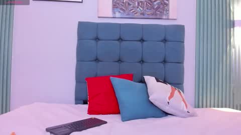Snapshot of angelitawild_ chatting on 17, 12, 2025 angel online show from 17, 12, 2025