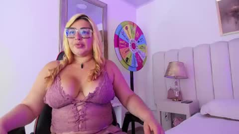 Snapshot of angellhott_ chatting on 2, 3, 2026 angellhott online show from 2, 3, 2026