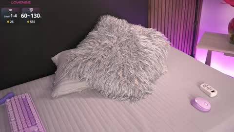   online show from 13, 1, 2025