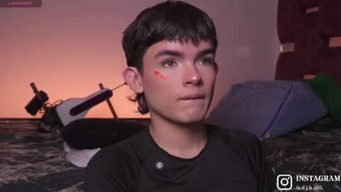 Snapshot of angelocute_ chatting on 2, 11, 2025 Angelo I work from home this is my room online show from 2, 11, 2025