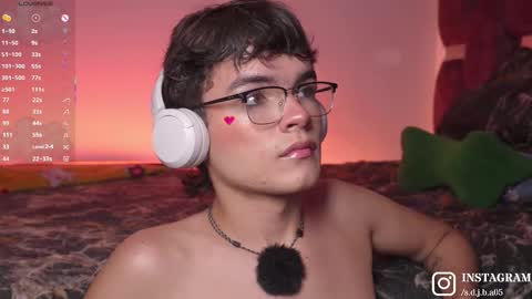 Snapshot of angelocute_ chatting on 20, 11, 2025 Angelo I work from home this is my room online show from 20, 11, 2025