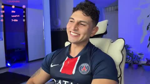 Angelo Ferro online show from 5, 3, 2025