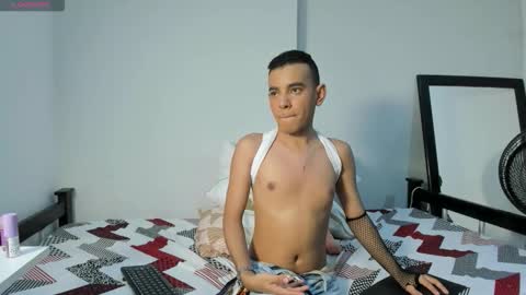 Snapshot of angels_doll chatting on 29, 10, 2025 angels_doll online show from 29, 10, 2025