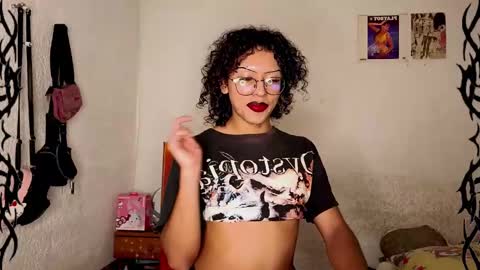 Snapshot of angelsdustxxx chatting on 5, 12, 2024 online show from 5, 12, 2024