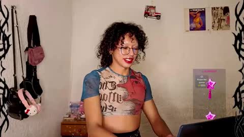 Snapshot of angelsdustxxx chatting on 8, 12, 2024 online show from 8, 12, 2024