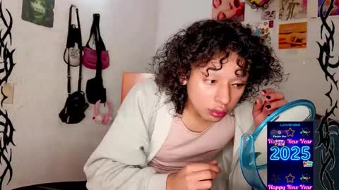 Snapshot of angelsdustxxx chatting on 5, 1, 2025 online show from 5, 1, 2025