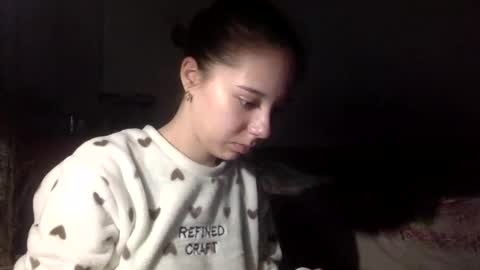 Snapshot of angle_cute05 chatting on 26, 4, 2026 Angel Cute online show from 26, 4, 2026
