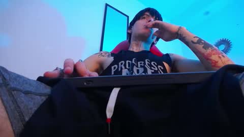 anhonymus online show from 4, 12, 2025