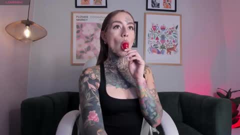 Anie  or Nina online show from 29, 11, 2025