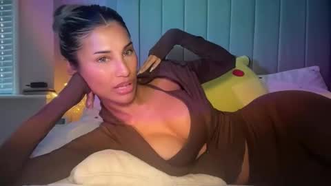 anisha online show from 18, 11, 2025