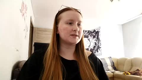 Snapshot of anika_lipps chatting on 19, 4, 2026 Anika online show from 19, 4, 2026