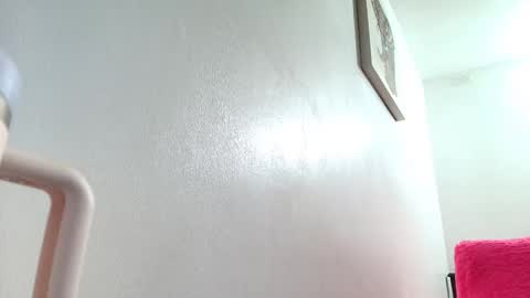 ana independent model online show from 4, 11, 2025