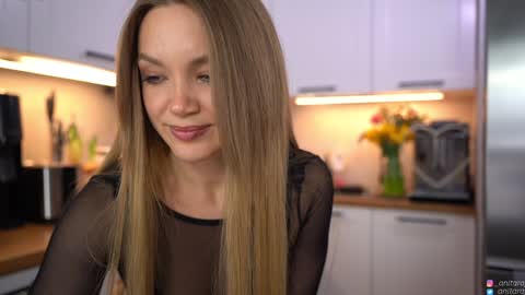 Im Anita thumb up me please its important online show from 21, 3, 2026