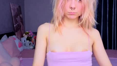 Snapshot of anitasweetness chatting on 17, 4, 2026 anitasweetness online show from 17, 4, 2026