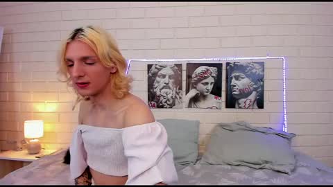 Snapshot of anjella_botton chatting on 18, 9, 2025 Angel online show from 18, 9, 2025