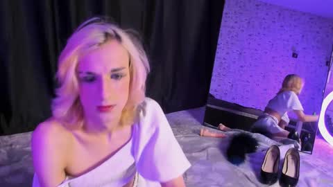 Snapshot of anjella_botton chatting on 14, 10, 2025 Angel online show from 14, 10, 2025