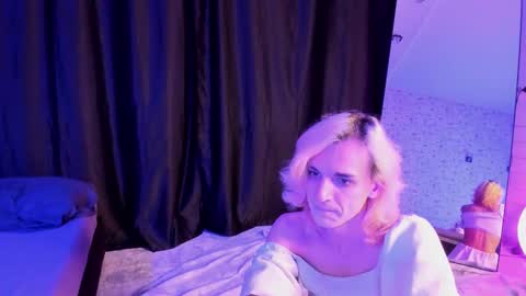 Snapshot of anjella_botton chatting on 24, 10, 2025 Angel online show from 24, 10, 2025