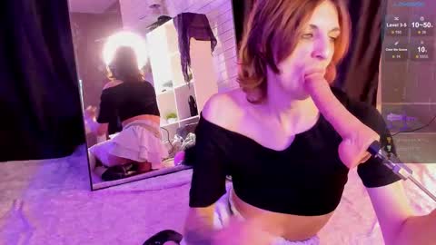 Snapshot of anjella_botton chatting on 27, 11, 2025 Angel online show from 27, 11, 2025