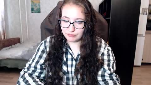 Snapshot of ankey_rayah chatting on 12, 9, 2025 Nameless online show from 12, 9, 2025