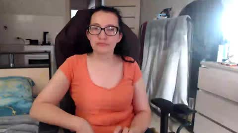 Snapshot of ankey_rayah chatting on 23, 6, 2026 Nameless online show from 23, 6, 2026