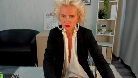 Luna Lady online show from 26, 5, 2026
