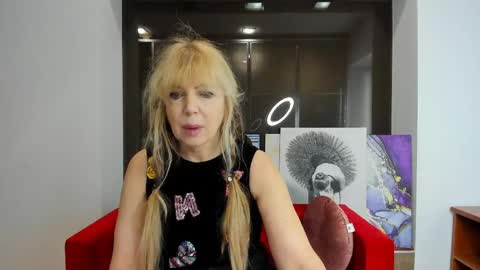 Anna Ditrih online show from 22, 3, 2026