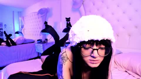 Snapshot of annadaaniels chatting on 3, 12, 2024 MIss Daniels online show from 3, 12, 2024