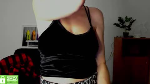 Snapshot of annakillian_kiss chatting on 17, 11, 2025 Anna online show from 17, 11, 2025