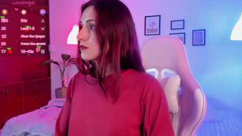 Snapshot of anne_bloom_ chatting on 7, 1, 2025 Anne online show from 7, 1, 2025