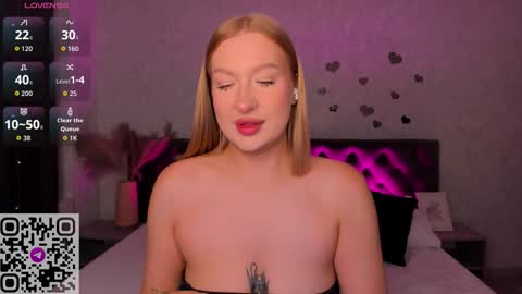 Snapshot of anne_leee chatting on 1, 10, 2025 Emma online show from 1, 10, 2025