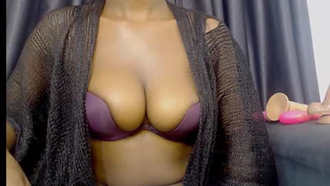 Snapshot of anne_xxxx chatting on 11, 10, 2025 ann online show from 11, 10, 2025