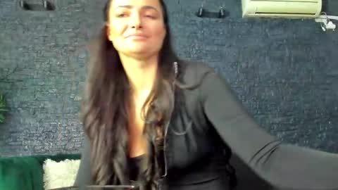 annesins online show from 2, 10, 2025