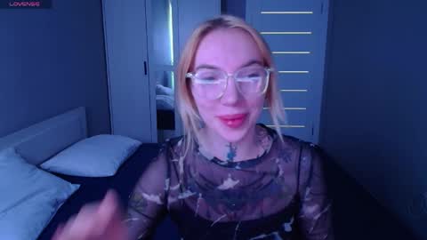 Snapshot of annetenet chatting on 7, 6, 2026 Annet online show from 7, 6, 2026