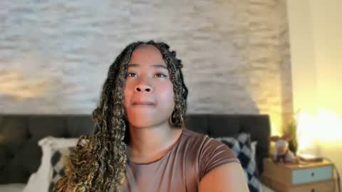 Snapshot of anneth__m chatting on 7, 7, 2026 Anneth online show from 7, 7, 2026