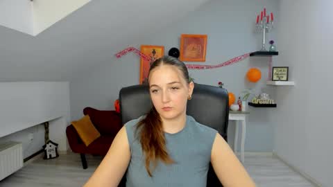 Snapshot of annewilsonn chatting on 30, 10, 2025 annewilsonn online show from 30, 10, 2025