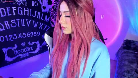 Nikoll online show from 10, 12, 2024