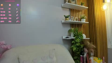 Snapshot of anni_petite_ chatting on 28, 4, 2026 online show from 28, 4, 2026