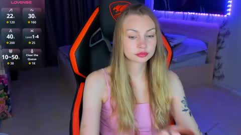 Snapshot of annie69kiss chatting on 22, 7, 2026 Annie online show from 22, 7, 2026