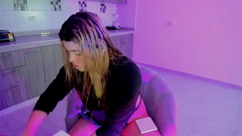 annie online show from 8, 3, 2025