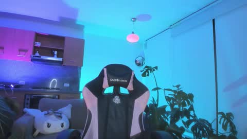 Snapshot of annie_gr chatting on 28, 10, 2025 annie  online show from 28, 10, 2025