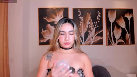 Annie Monroe online show from 27, 10, 2025