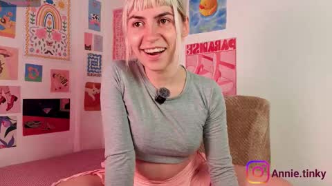 annietinky online show from 26, 3, 2026