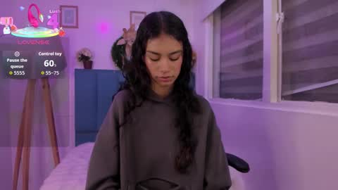 Annie Evans  online show from 19, 12, 2025