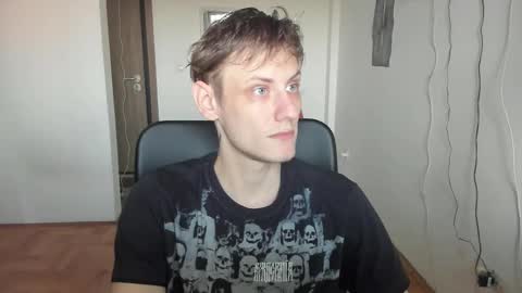 Snapshot of annonimsick chatting on 15, 12, 2025 online show from 15, 12, 2025