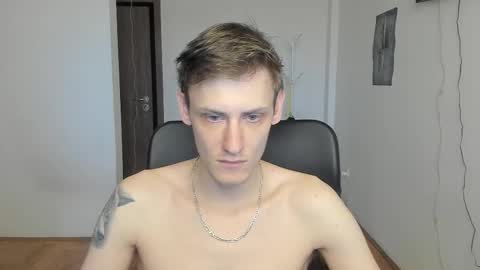 Snapshot of annonimsick chatting on 17, 12, 2025 online show from 17, 12, 2025