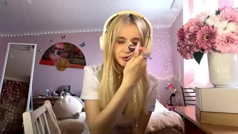 Snapshot of annrosy chatting on 1, 5, 2026 Hello my name is Kate online show from 1, 5, 2026