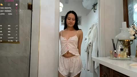 Snapshot of annrosy chatting on 4, 5, 2026 Hello my name is Kate online show from 4, 5, 2026