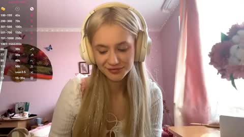 Snapshot of annrosy chatting on 10, 5, 2026 Hello my name is Kate online show from 10, 5, 2026